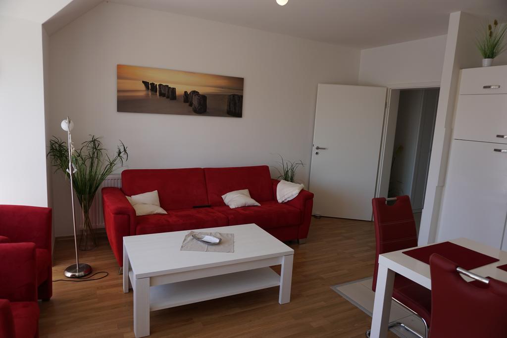 Ferienwohnungen Ruegen Findling Breege Esterno foto