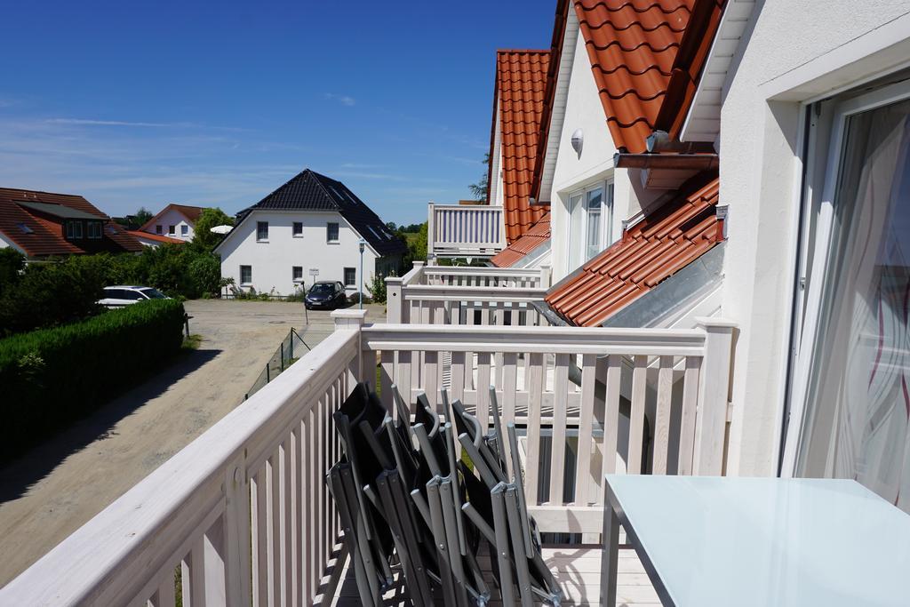 Ferienwohnungen Ruegen Findling Breege Esterno foto