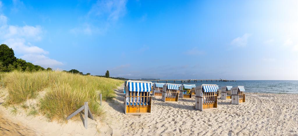 Ferienwohnungen Ruegen Findling Breege Esterno foto