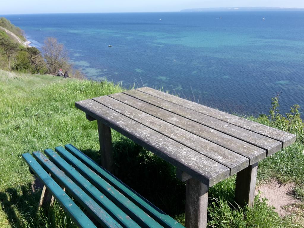 Ferienwohnungen Ruegen Findling Breege Esterno foto