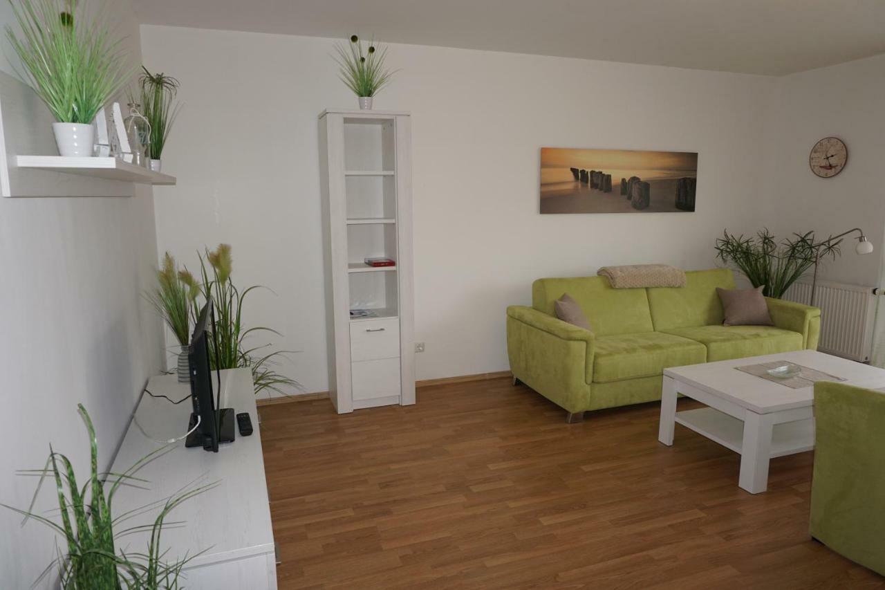 Ferienwohnungen Ruegen Findling Breege Esterno foto