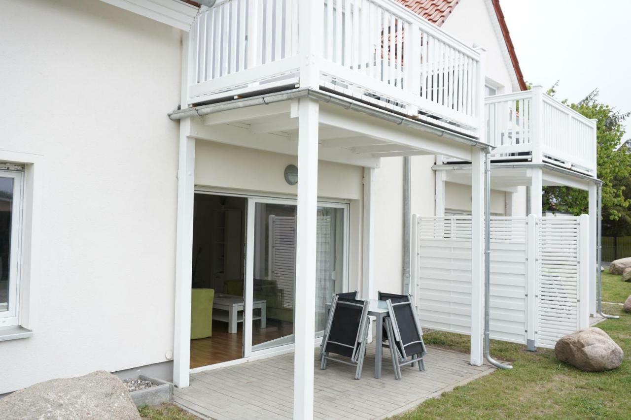 Ferienwohnungen Ruegen Findling Breege Esterno foto