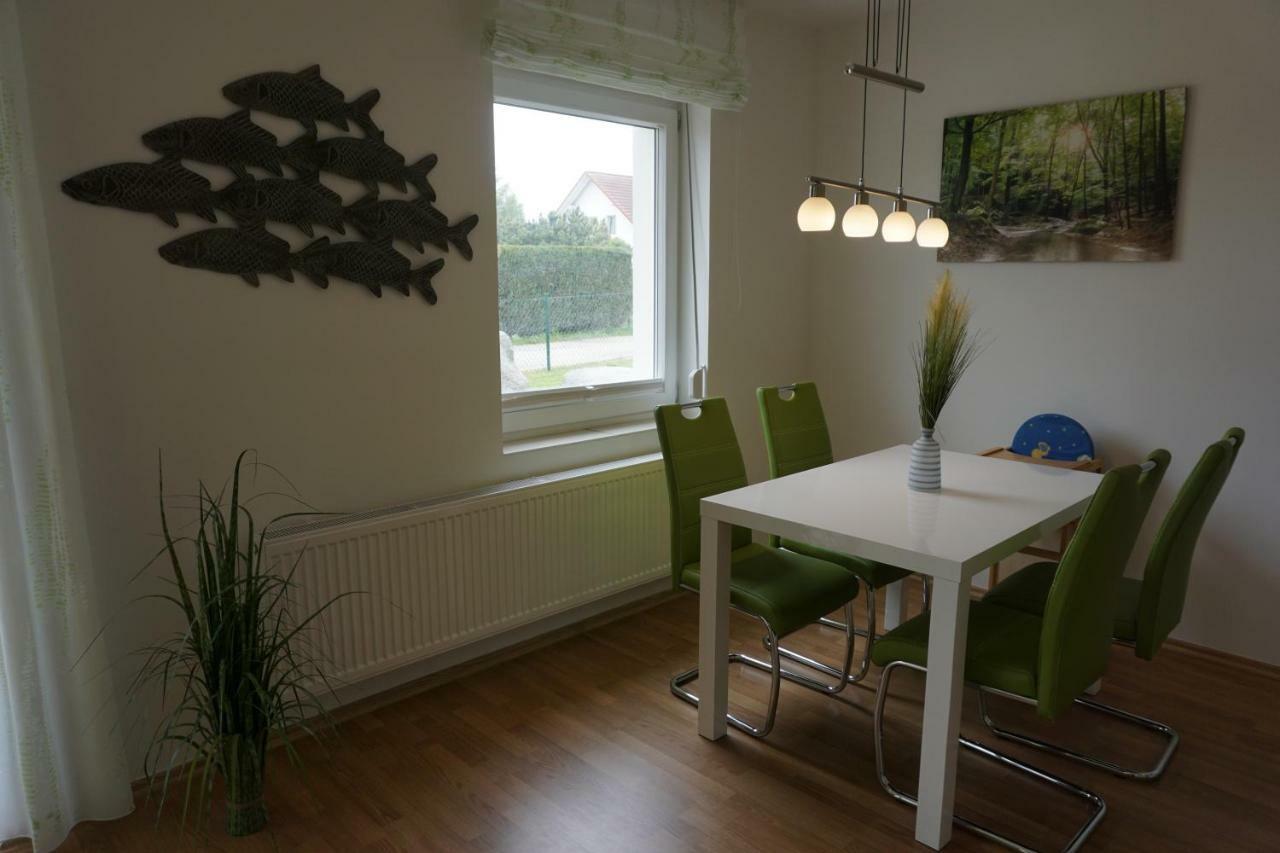 Ferienwohnungen Ruegen Findling Breege Esterno foto